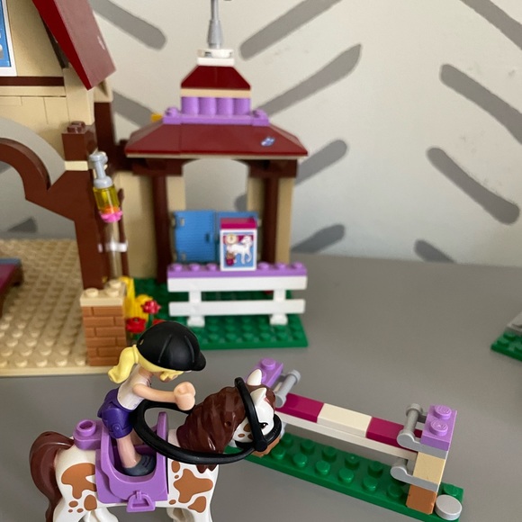 Lego Friends Heartlake Riding Club Horse Farm Barn Set Blocks 41126 - Picture 5 of 14